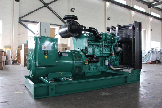 平坝320kw康明斯柴油发电车出租